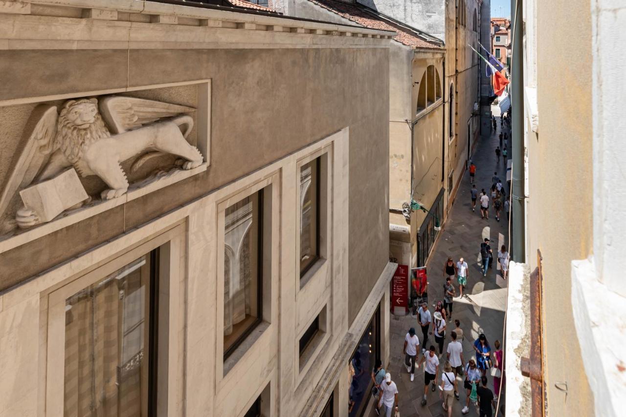 Venezia-San Marco View On Luxury Shopping Street Apartment Exterior photo
